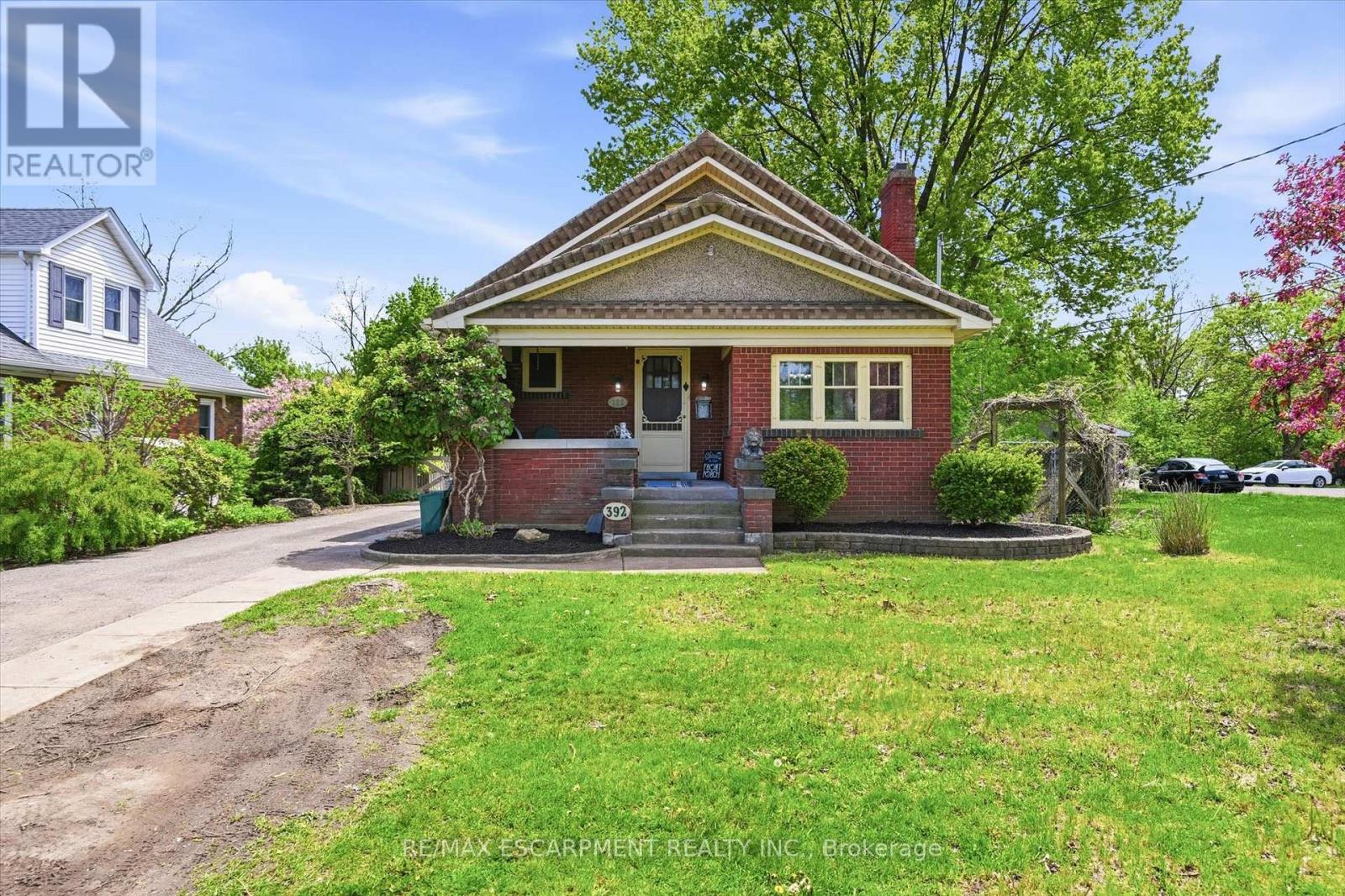 392 QUEENSTON STREET - 2