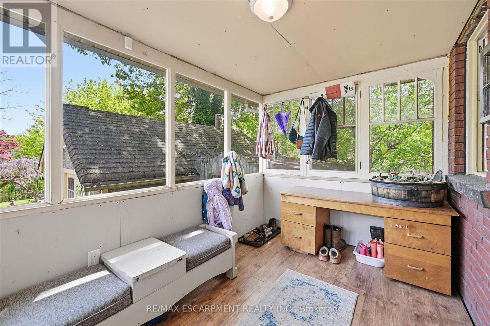 392 QUEENSTON STREET - 21