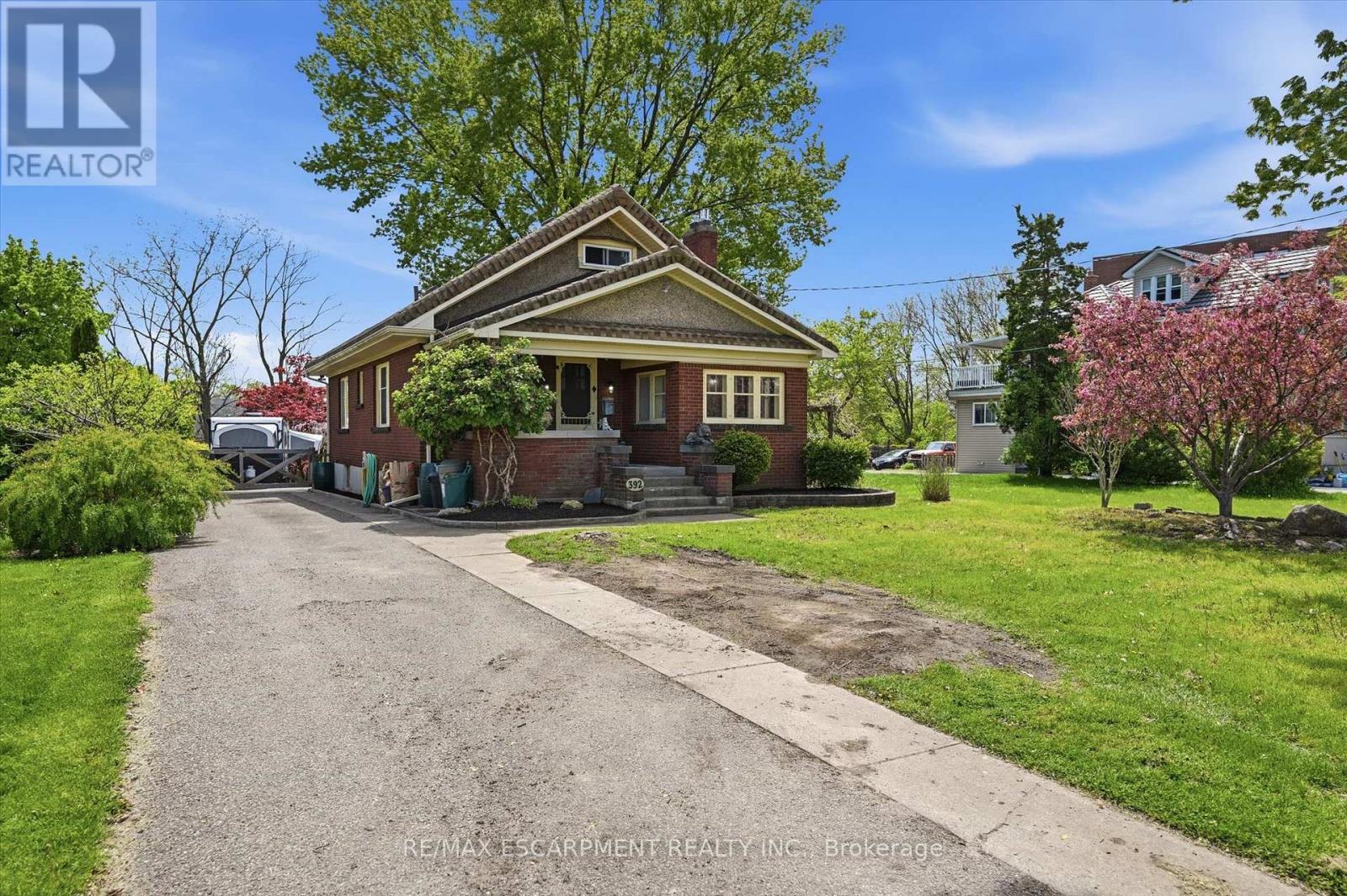 392 QUEENSTON STREET - 3