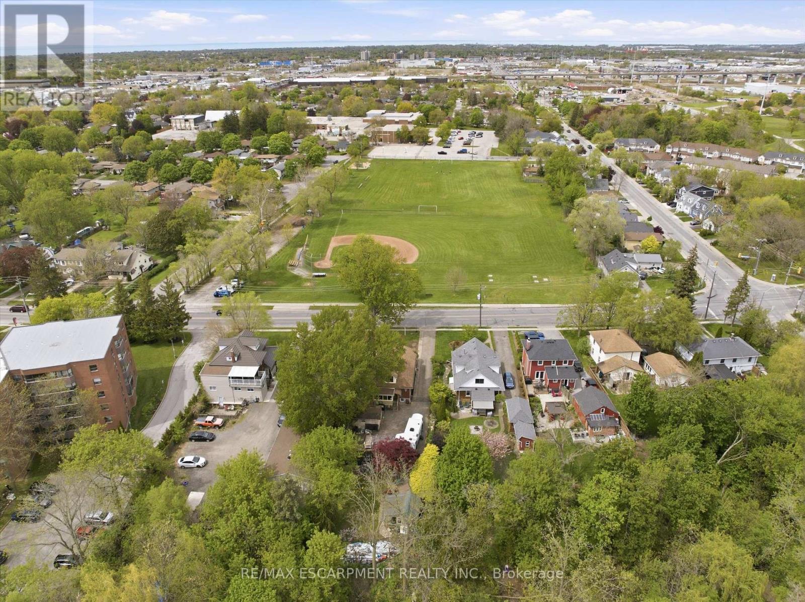 392 QUEENSTON STREET - 40