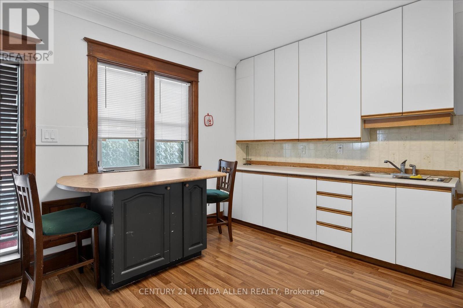 276 MCGILL STREET - 7