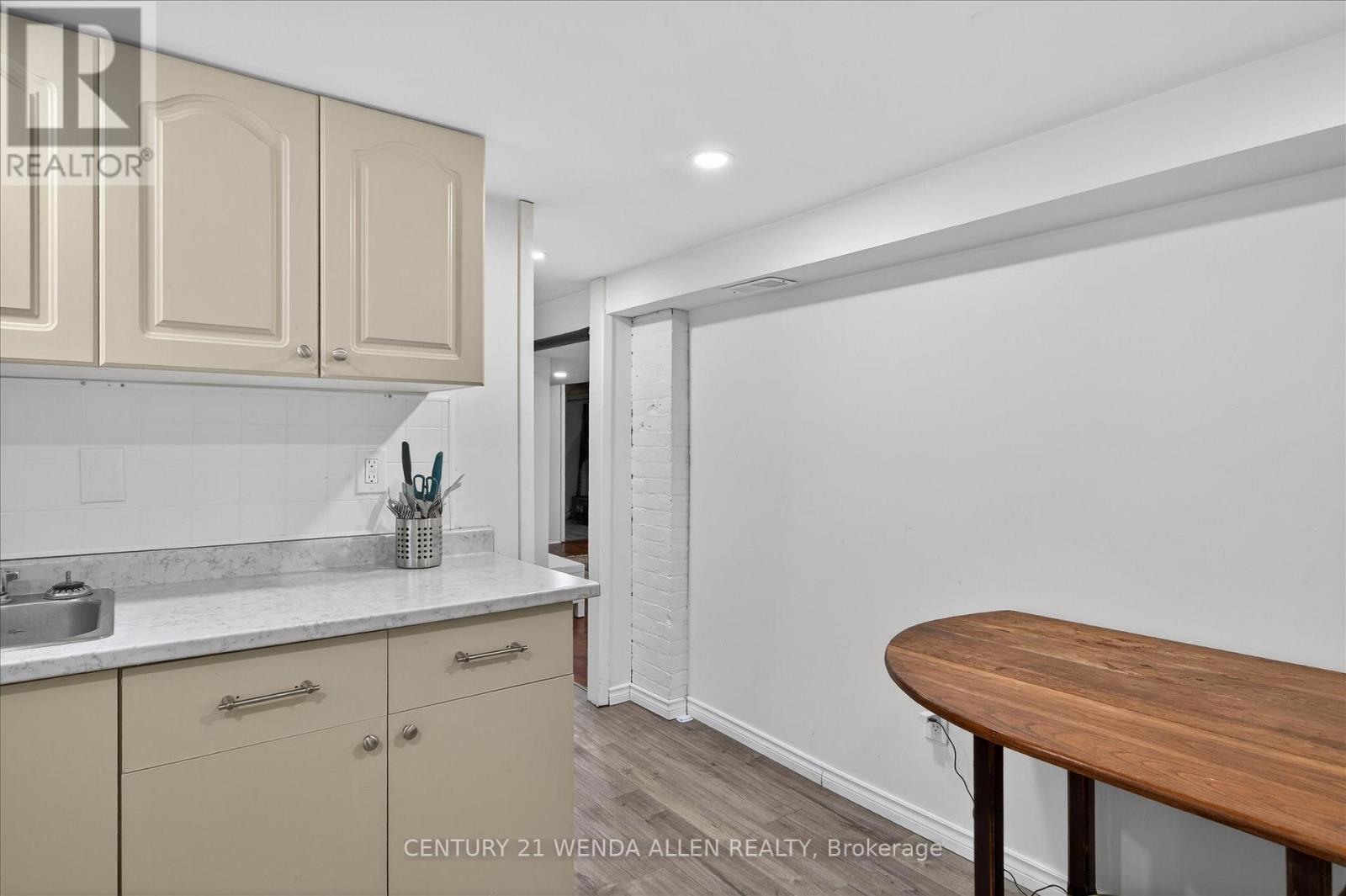 276 MCGILL STREET - 27