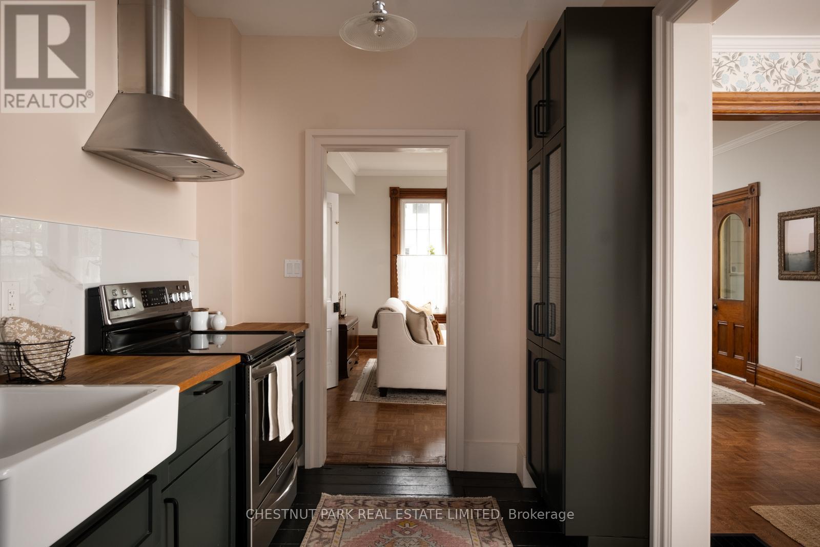 16 JOHNSON STREET - 18