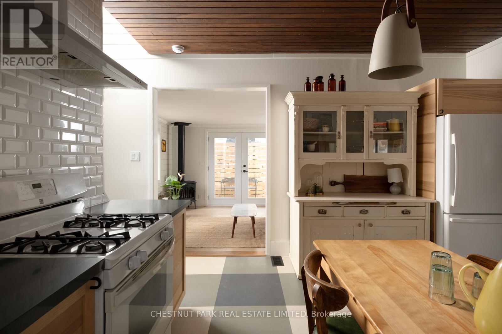 16 JOHNSON STREET - 23