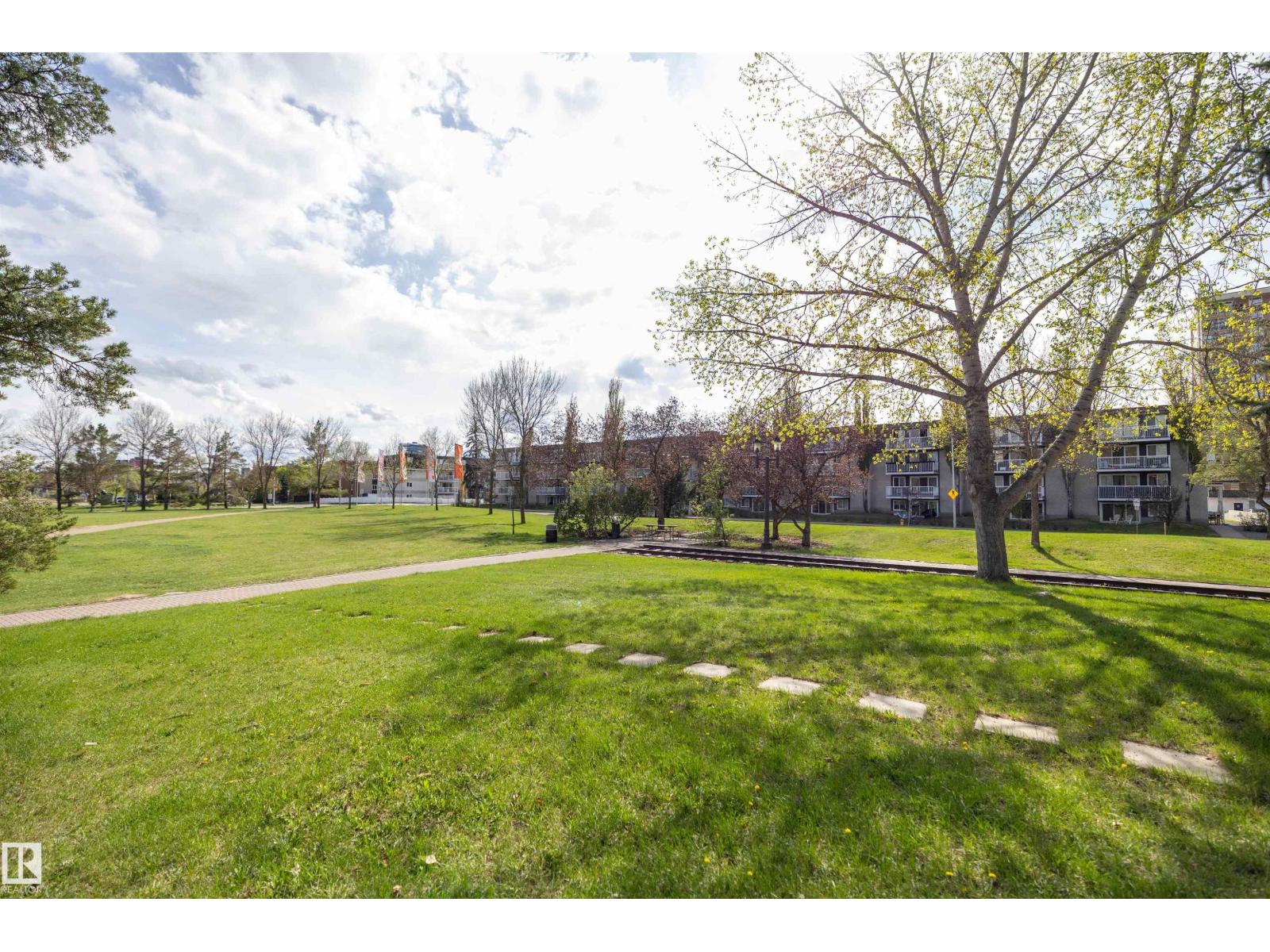 #320 8604 GATEWAY BV NW — photo 22