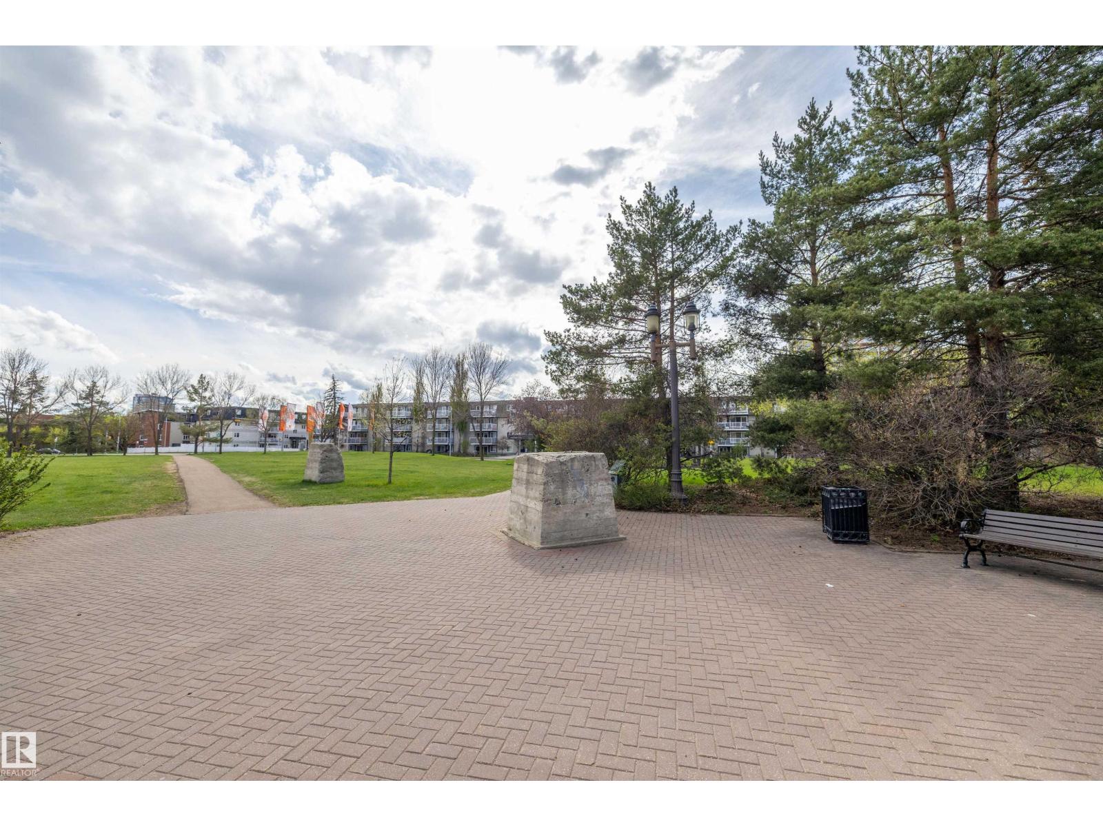 #320 8604 GATEWAY BV NW — photo 23