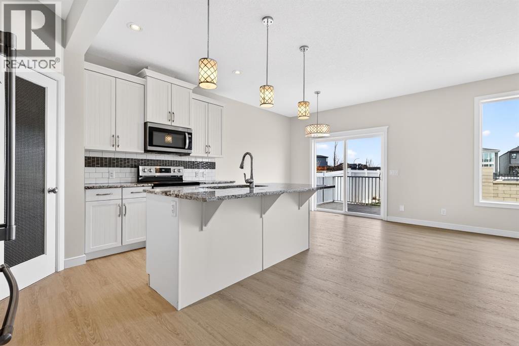 123 Evanscrest Way NW - 2