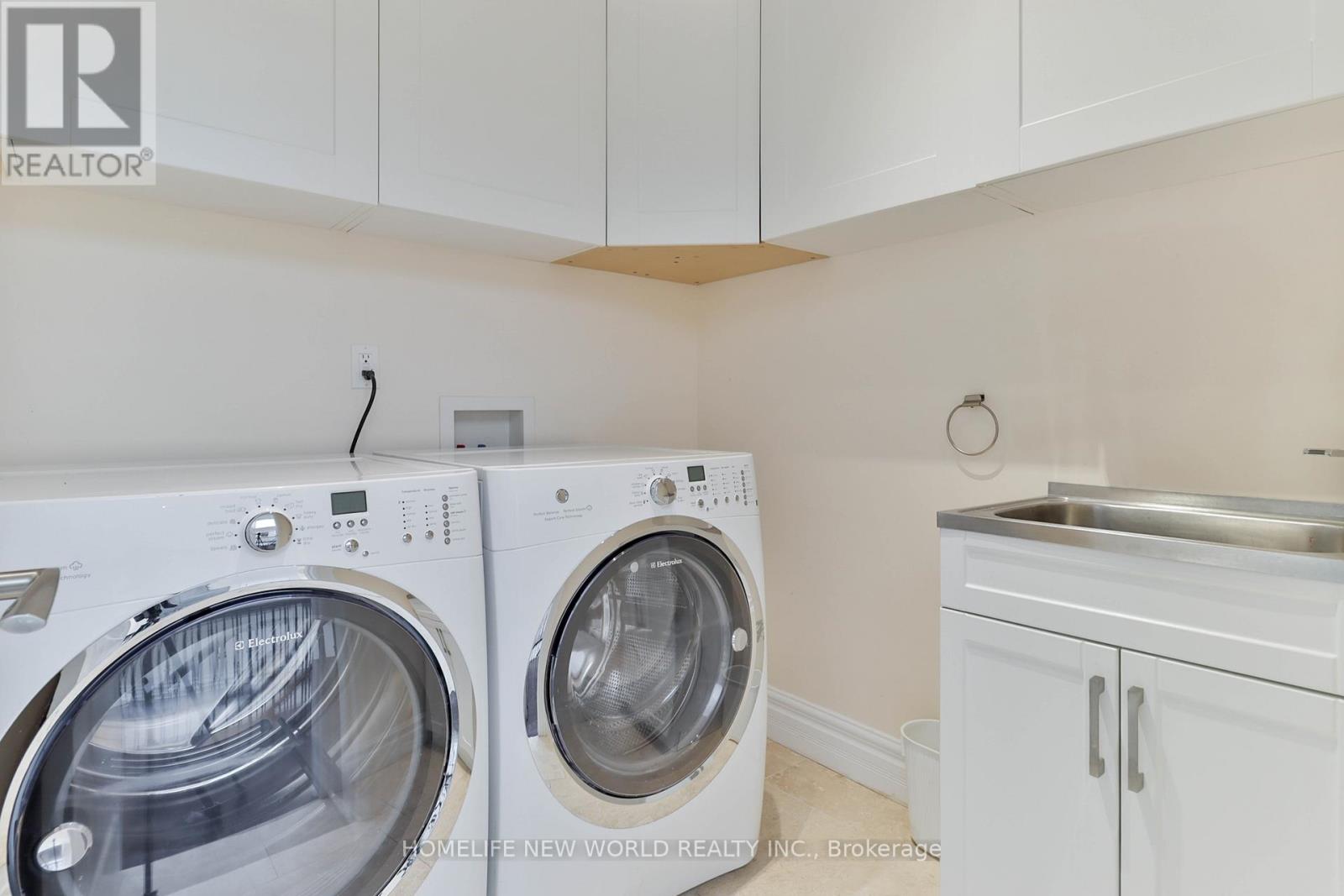 5 OAKCREST AVENUE - 33