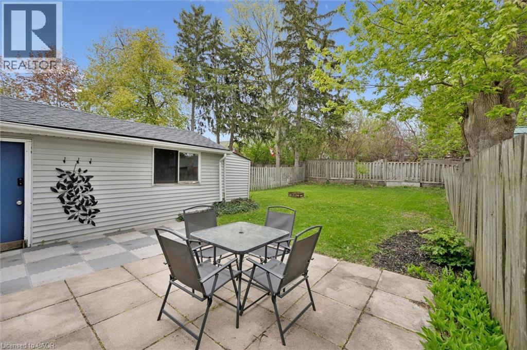 237 S BORDEN Avenue S, Kitchener, Ontario, N2G3S1 — Photo 28