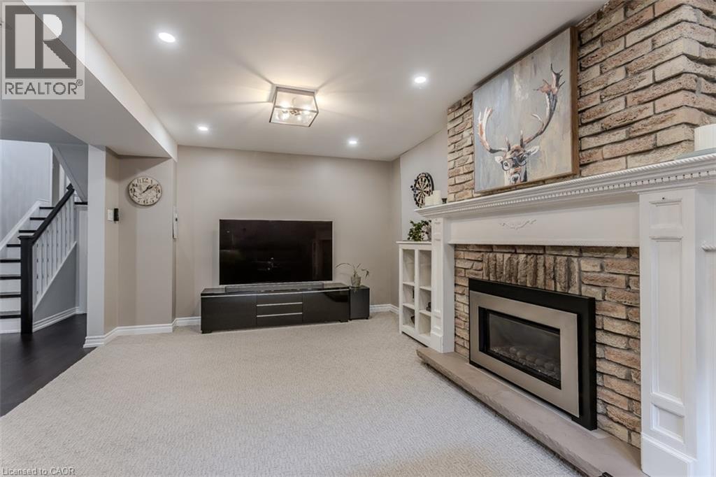 2360 CAVENDISH Drive - 33