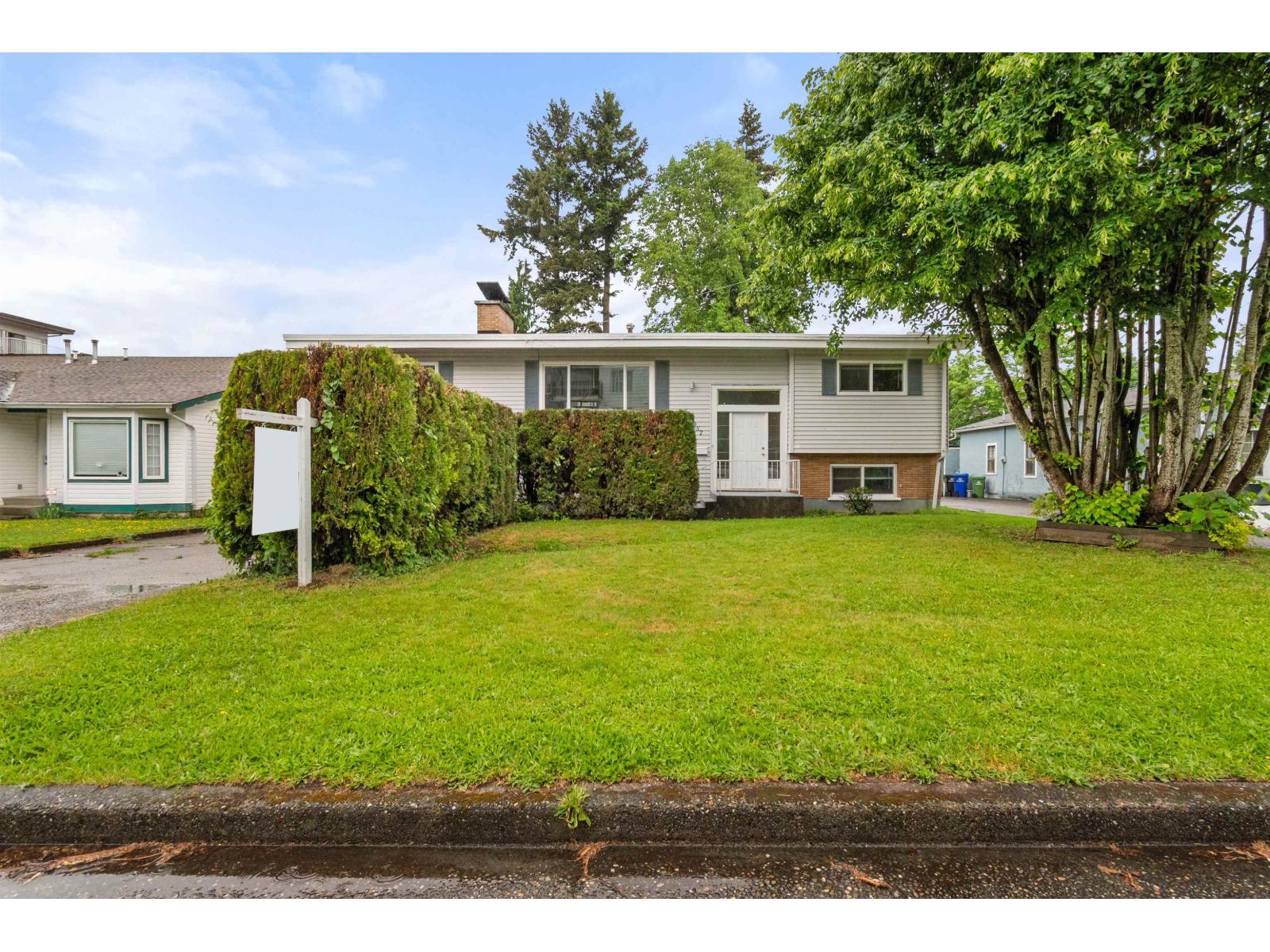 46057 MELLARD Avenue - photo 2