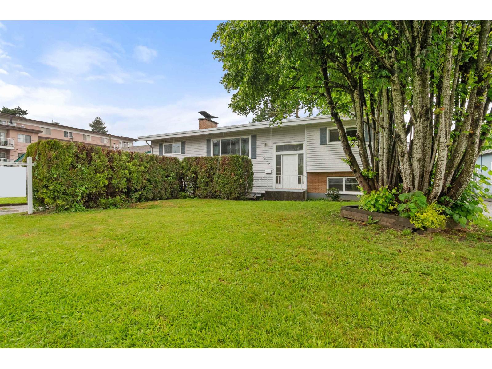 46057 MELLARD Avenue - main photo