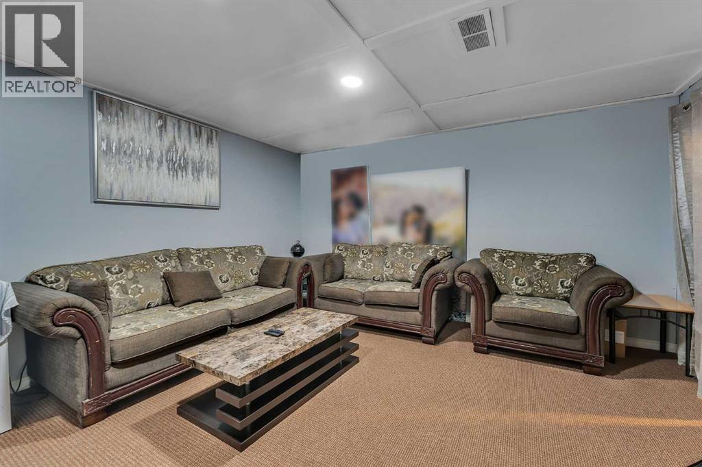 3790 Catalina Boulevard NE - 24