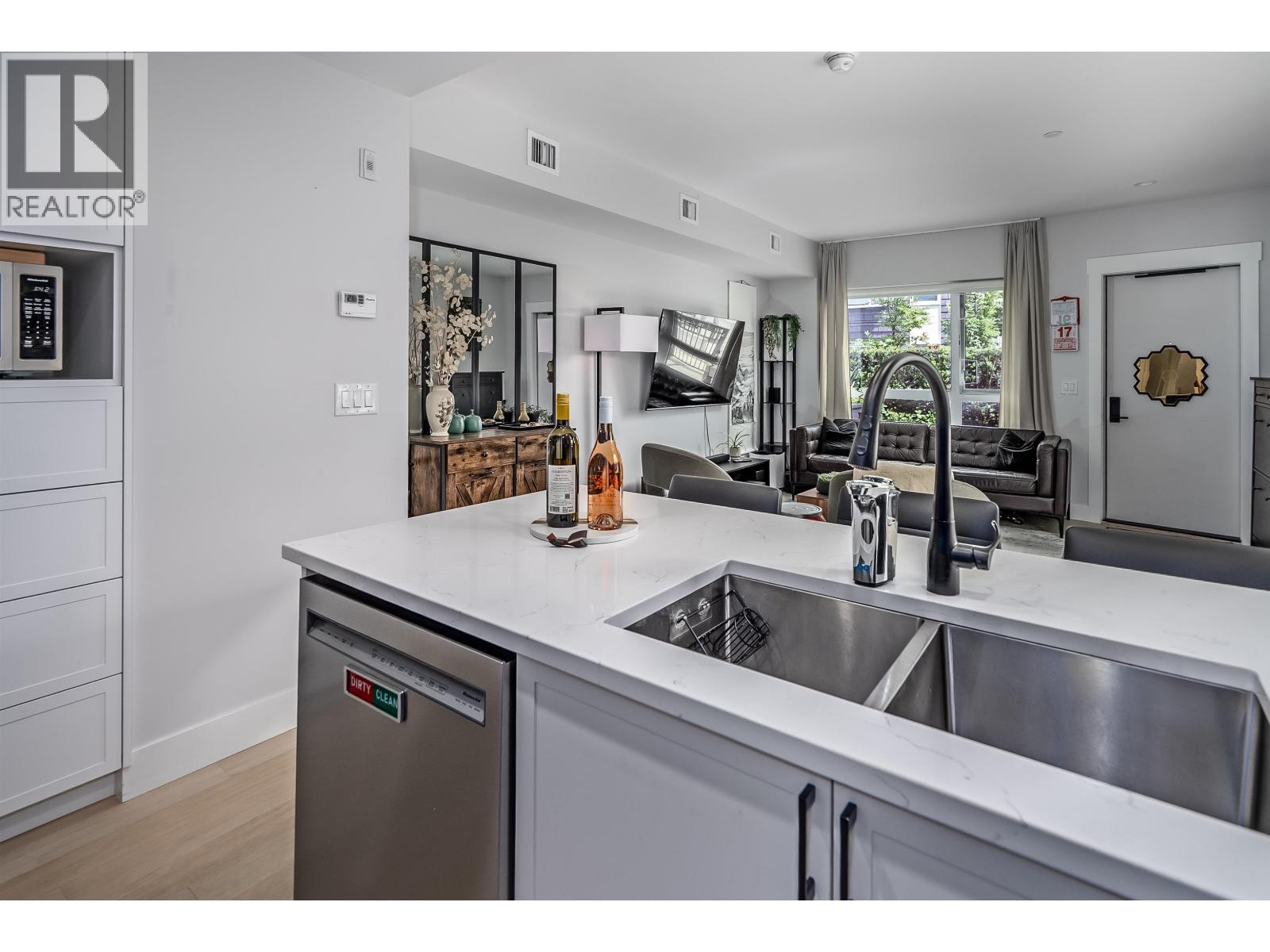 109 12040 PLAZA STREET, Maple Ridge