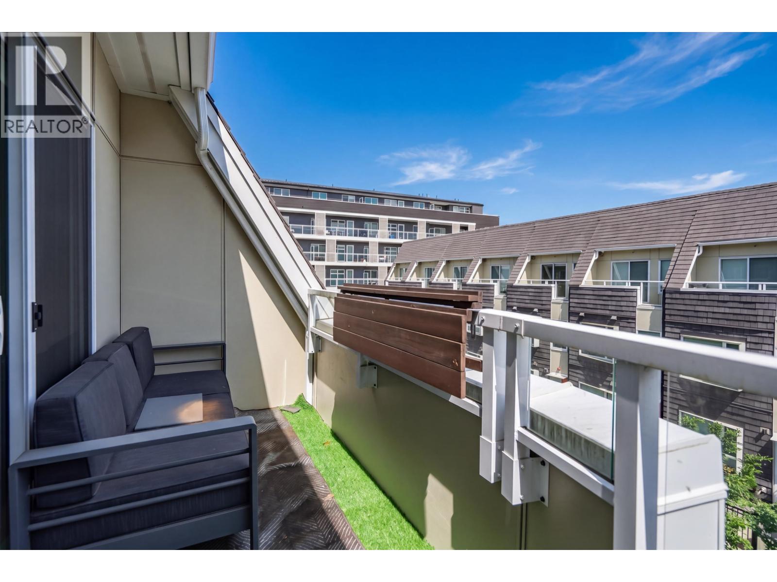 109 12040 PLAZA STREET, Maple Ridge