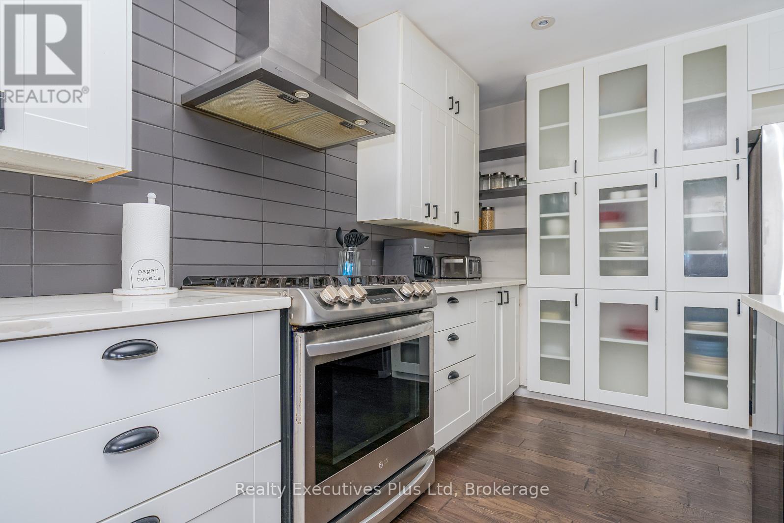 24 BIRCH GROVE DRIVE - 18