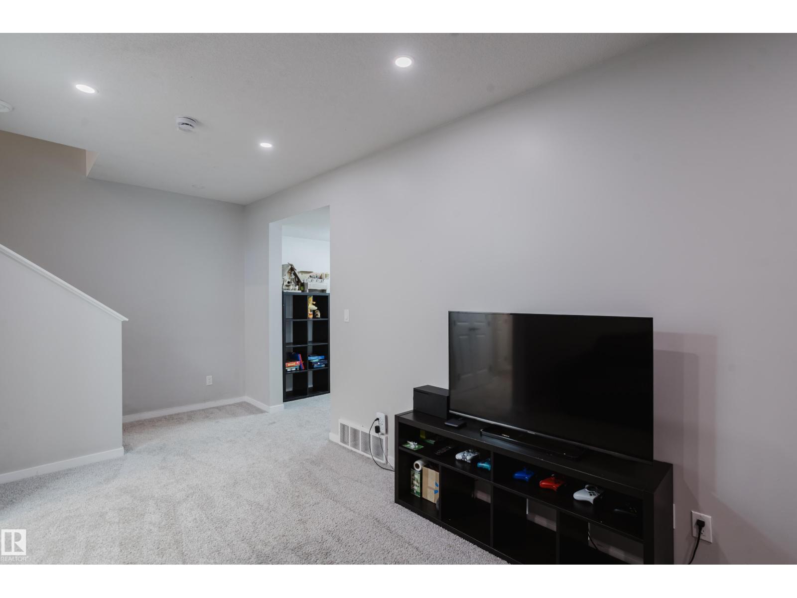 15151 26 ST NW, Edmonton