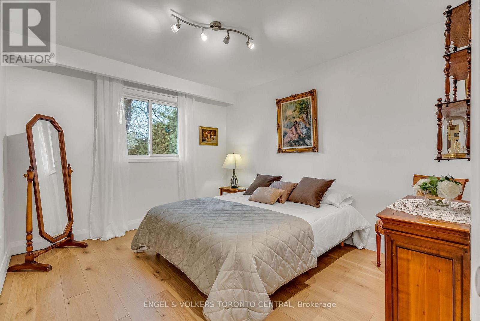 170 FENN AVENUE - 26