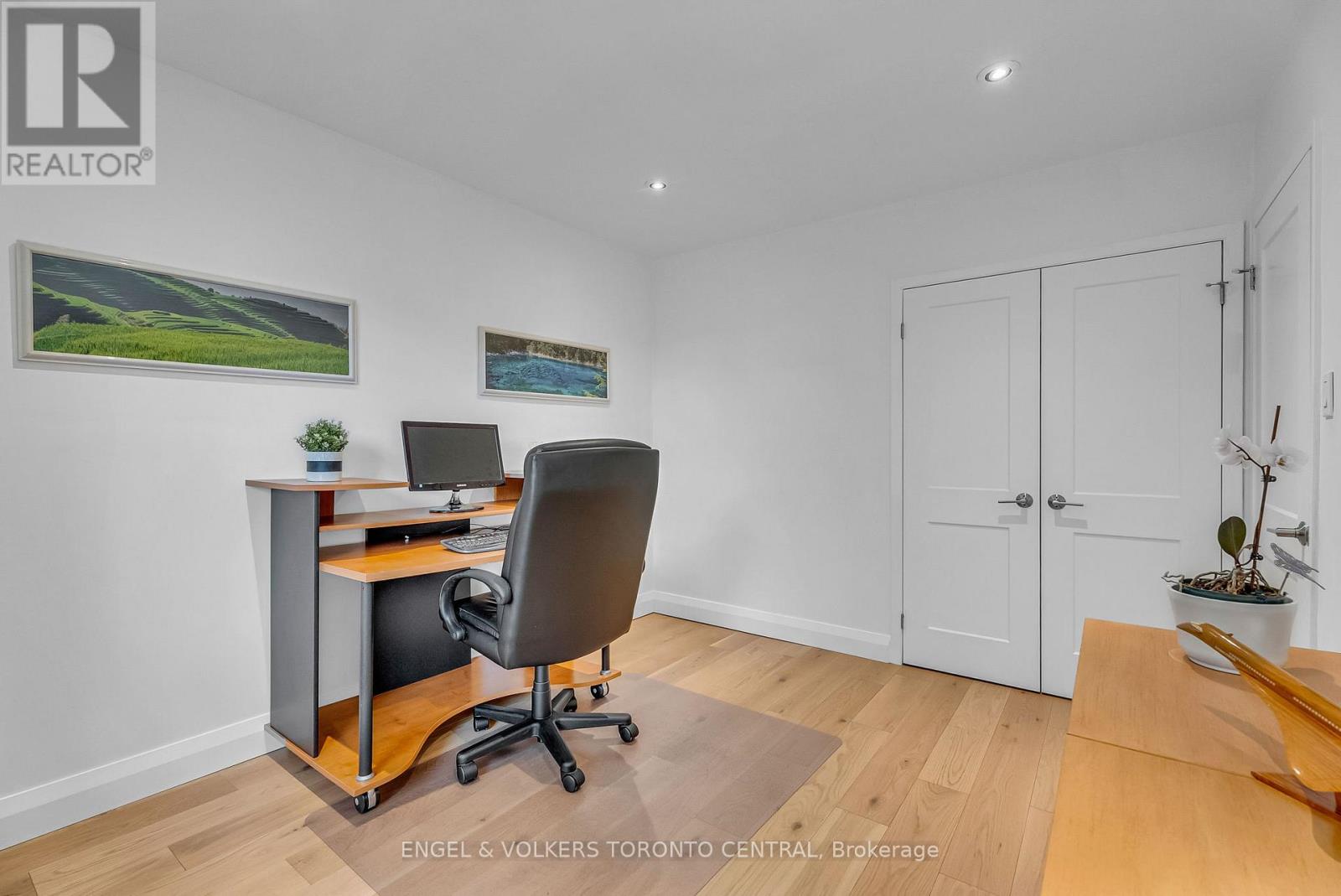 170 FENN AVENUE - 32