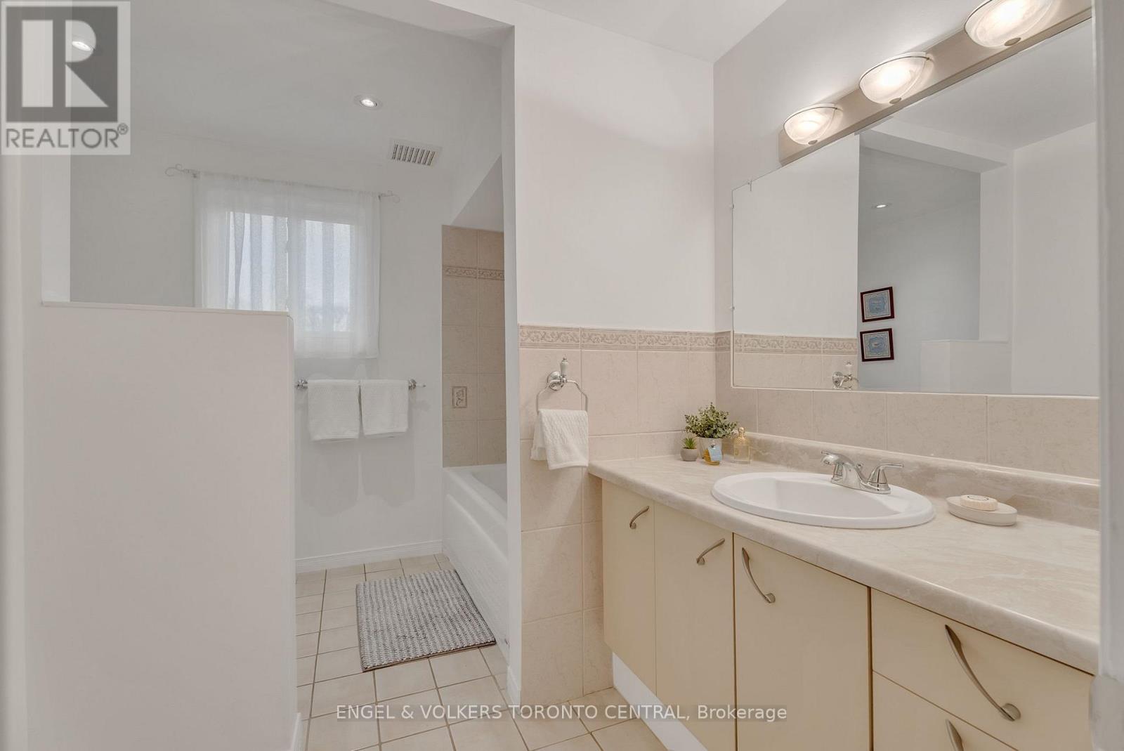 170 FENN AVENUE - 34
