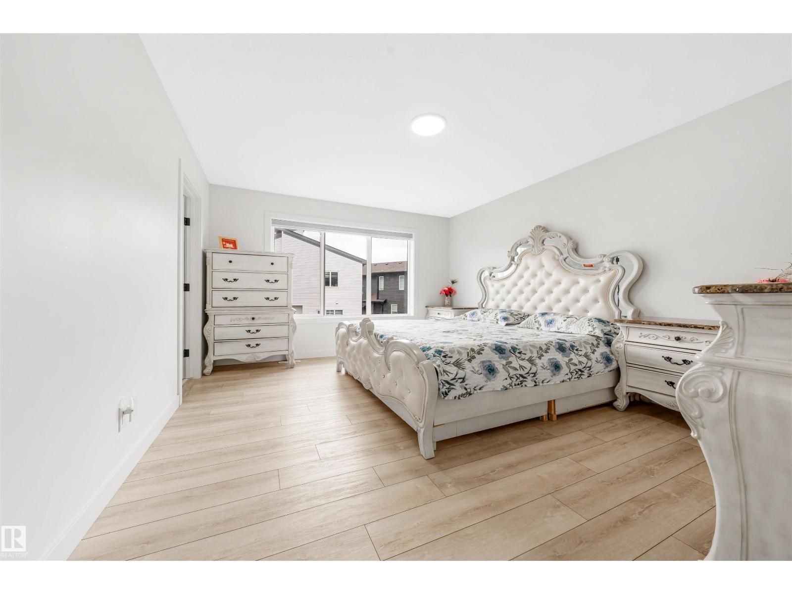 2629 15A AV NW, Edmonton