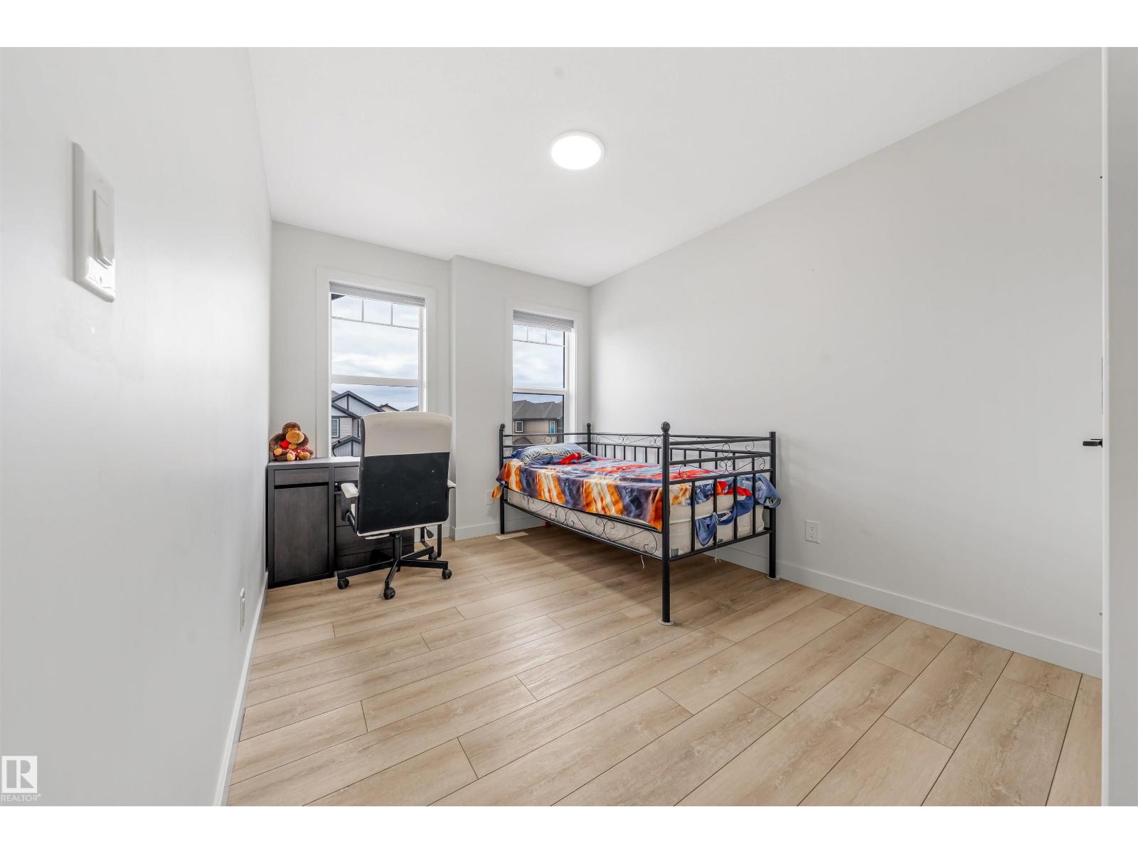 2629 15A AV NW, Edmonton