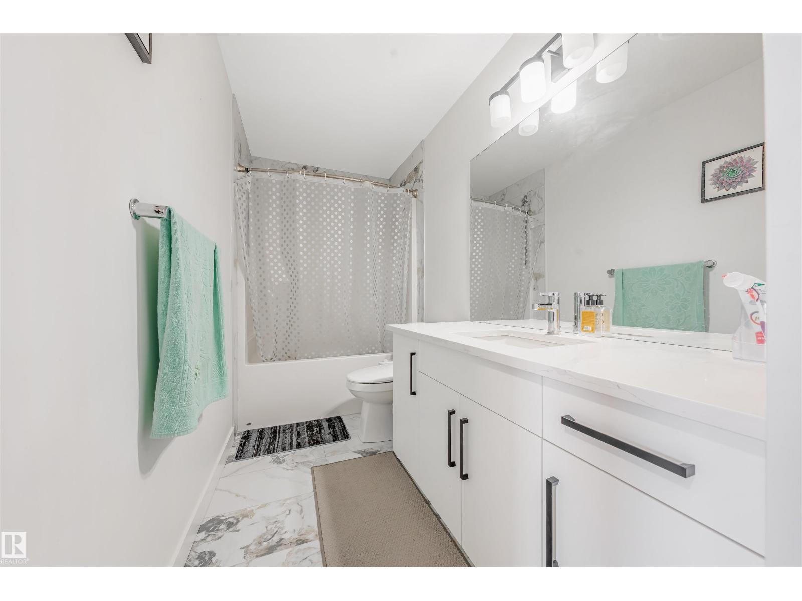 2629 15A AV NW, Edmonton