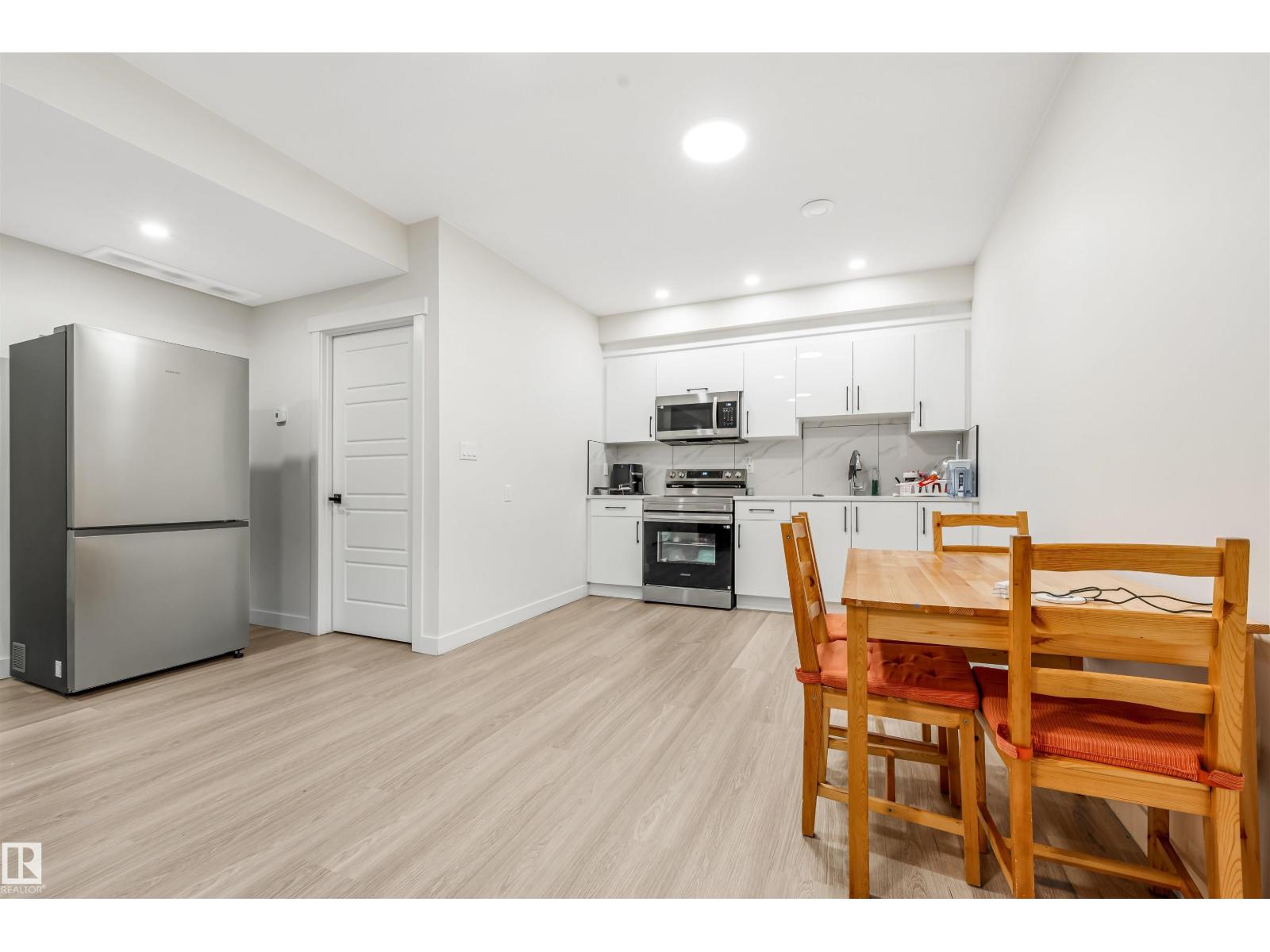 2629 15A AV NW, Edmonton