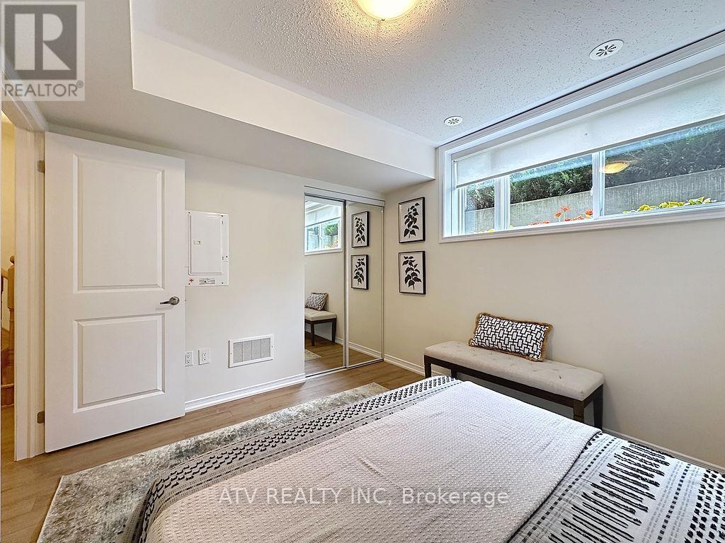 #35 26 FIELDWAY ROAD - 25