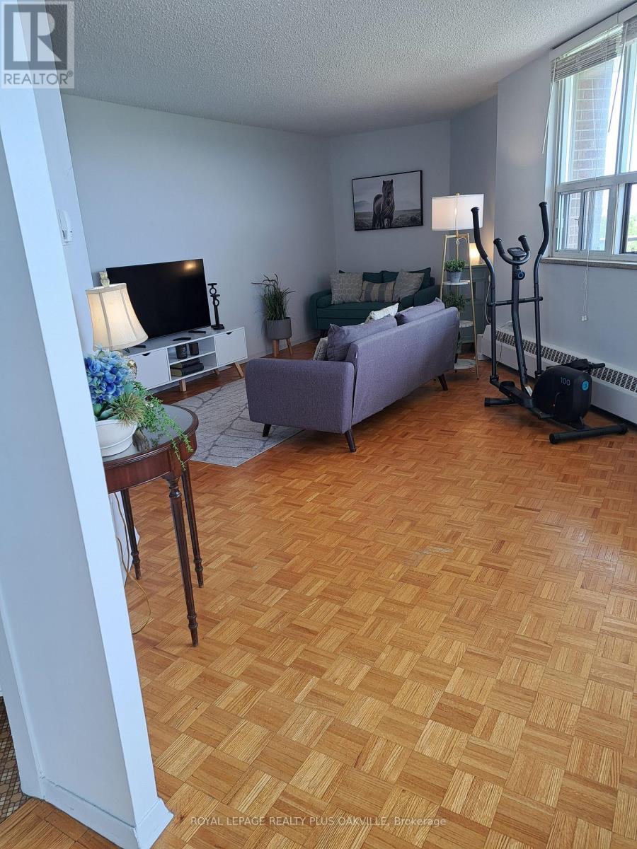 #909 212 KERR STREET - 15