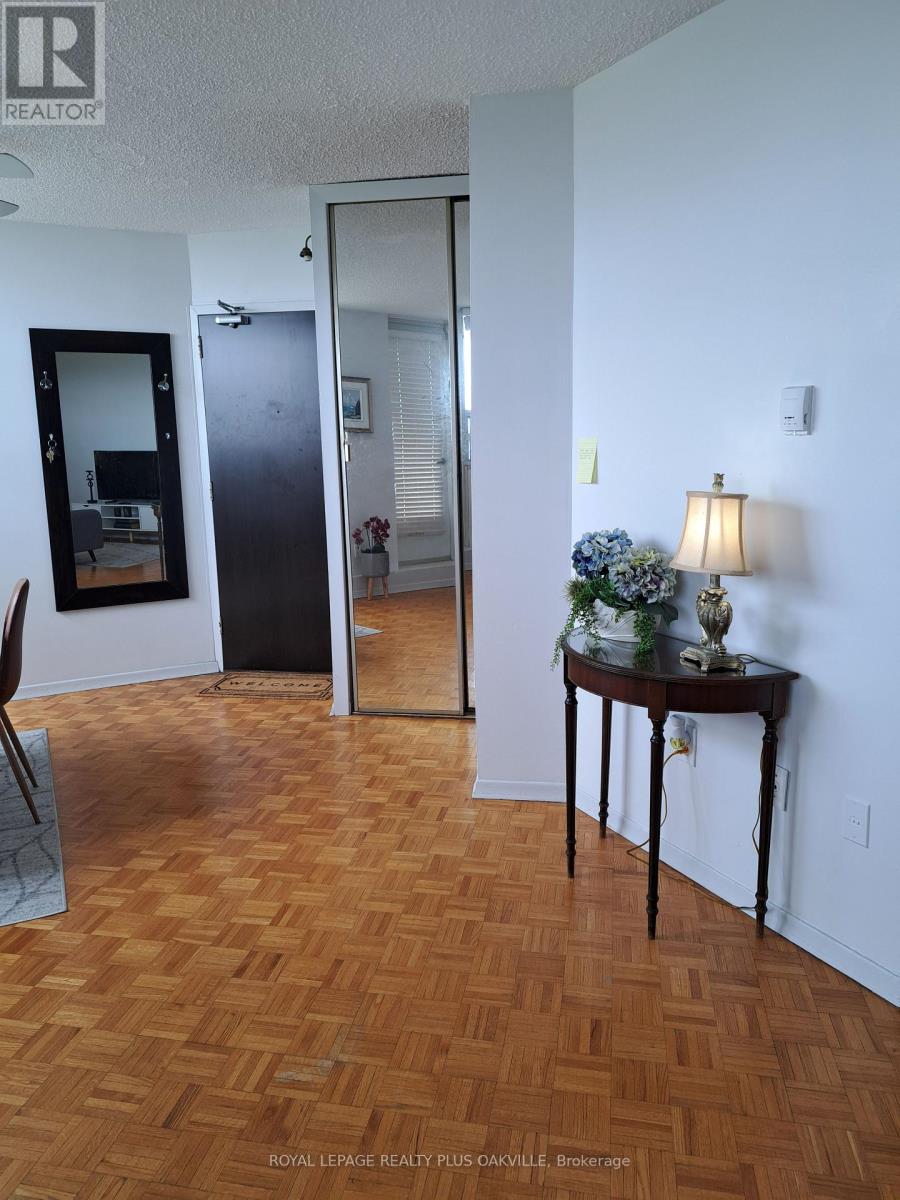 #909 212 KERR STREET - 18