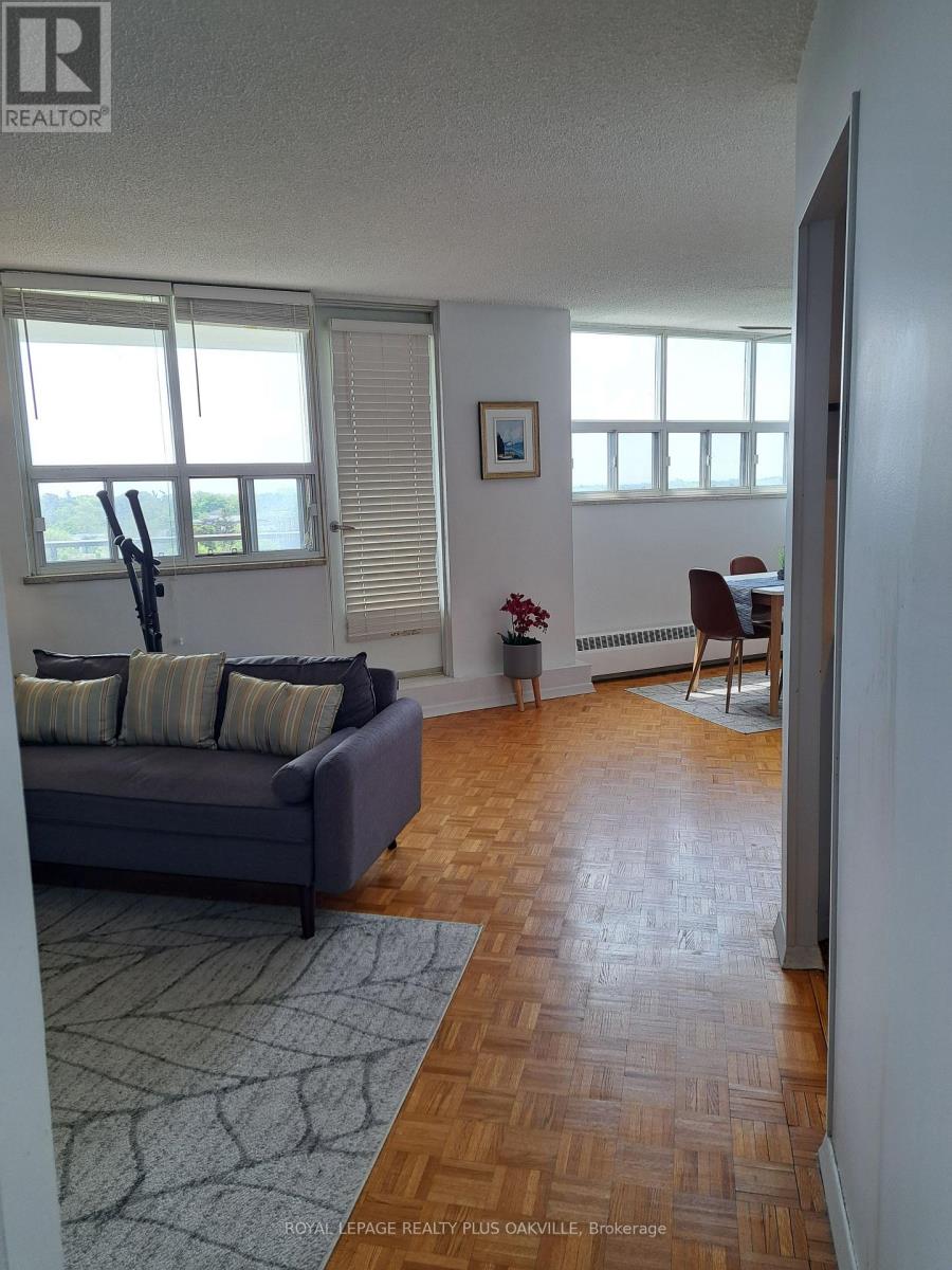 #909 212 KERR STREET - 21