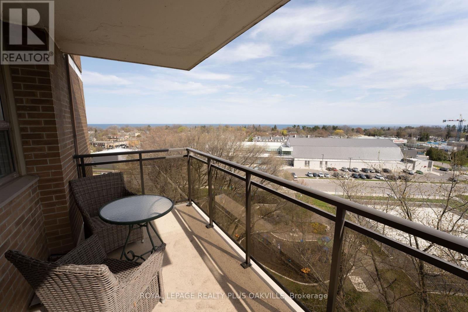 #909 212 KERR STREET - 33