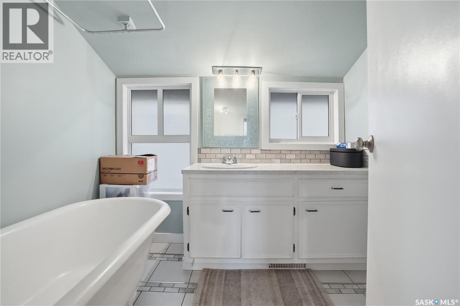 3411 McCallum AVENUE - 22