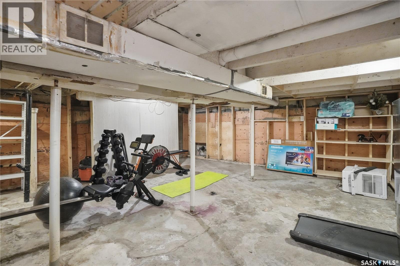 3411 McCallum AVENUE - 33