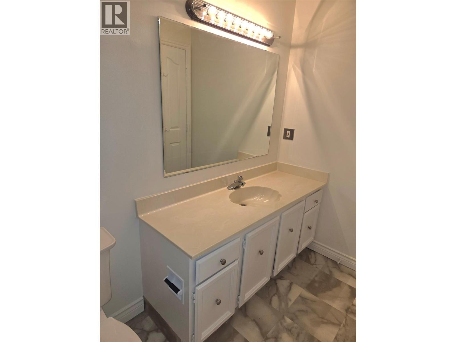 #206 983 Bernard Avenue - 26