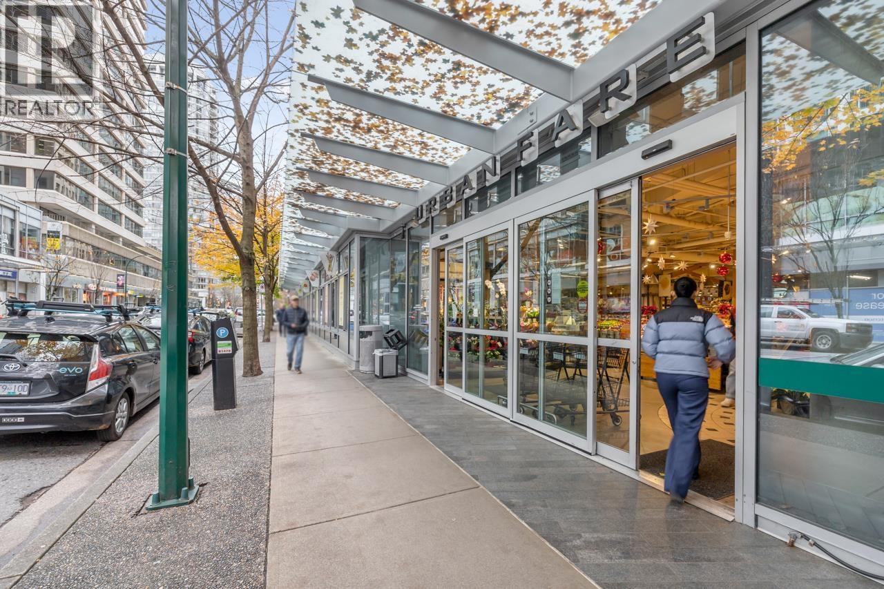 2601 1111 ALBERNI STREET, Vancouver
