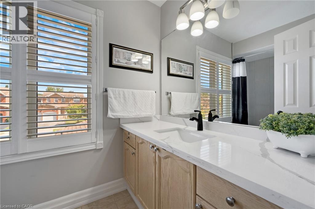 477 BURNETT Avenue - 22