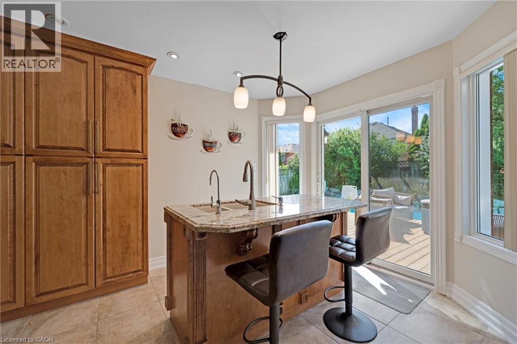 477 BURNETT Avenue - 10