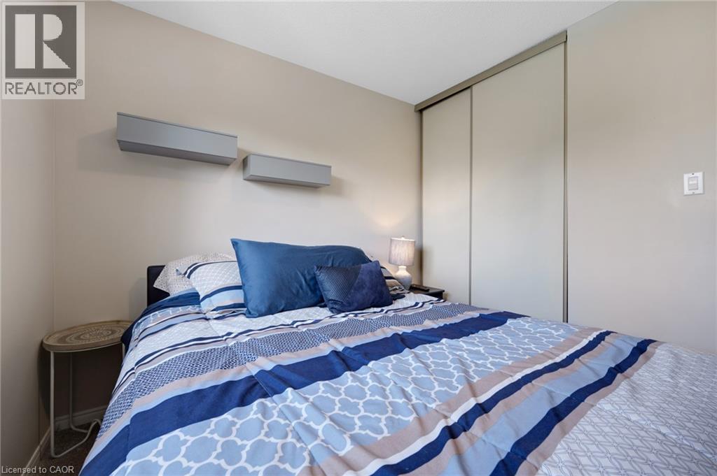 477 BURNETT Avenue - 19