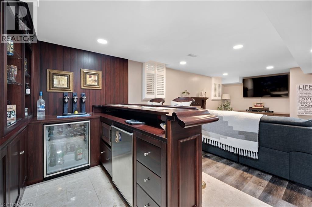 477 BURNETT Avenue - 30