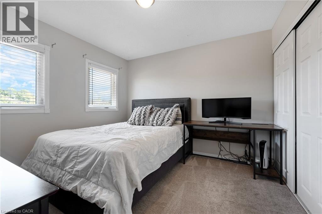 477 BURNETT Avenue - 21