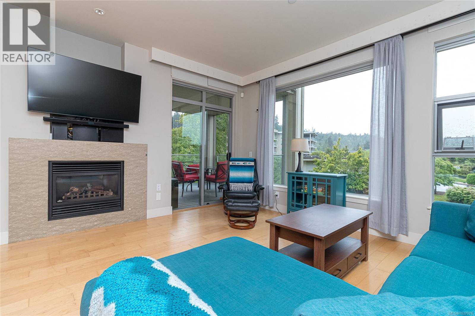 #203 3230 Selleck Way - 14