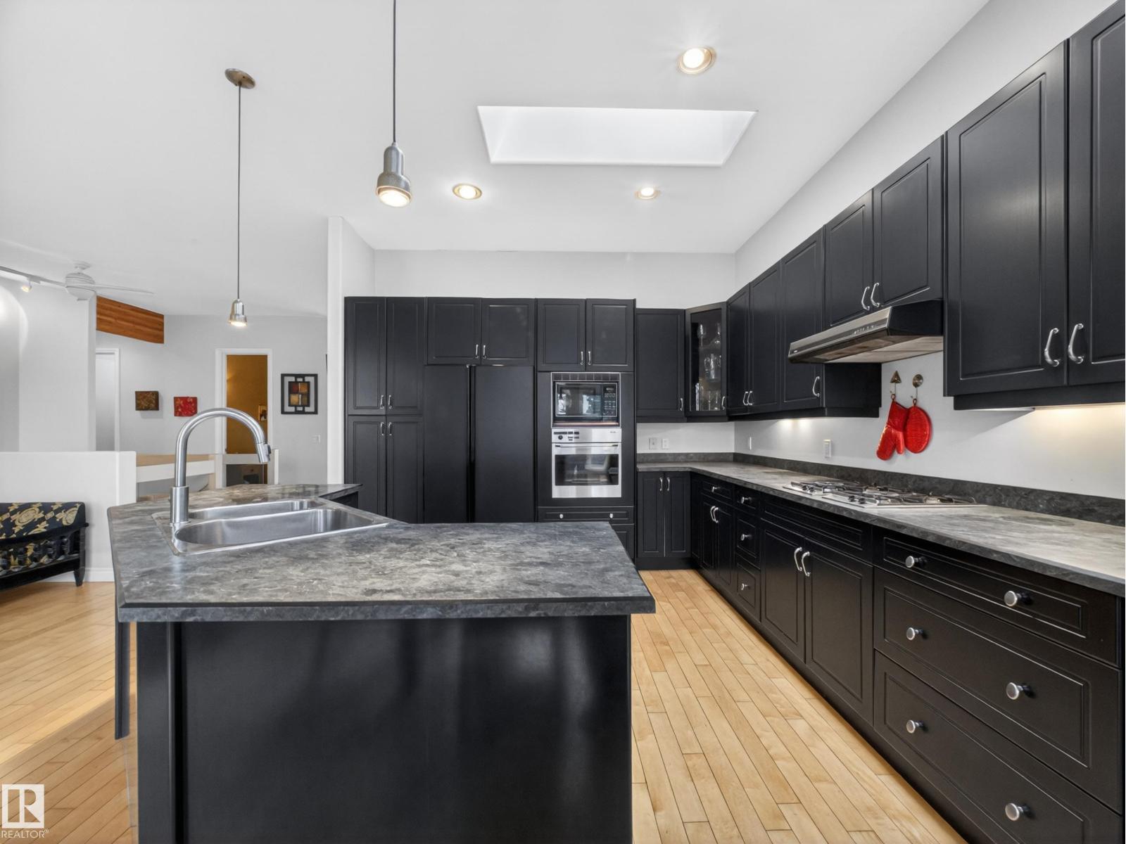 569 BUTTERWORTH WY NW, Edmonton