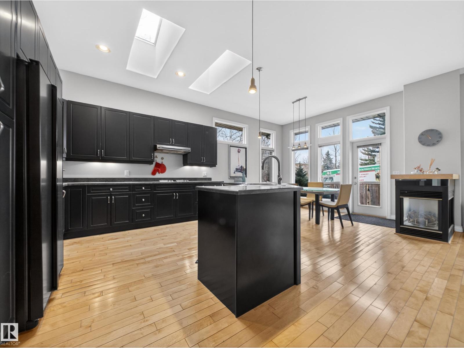 569 BUTTERWORTH WY NW, Edmonton