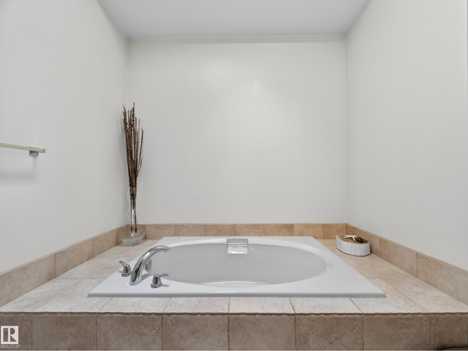 569 BUTTERWORTH WY NW, Edmonton