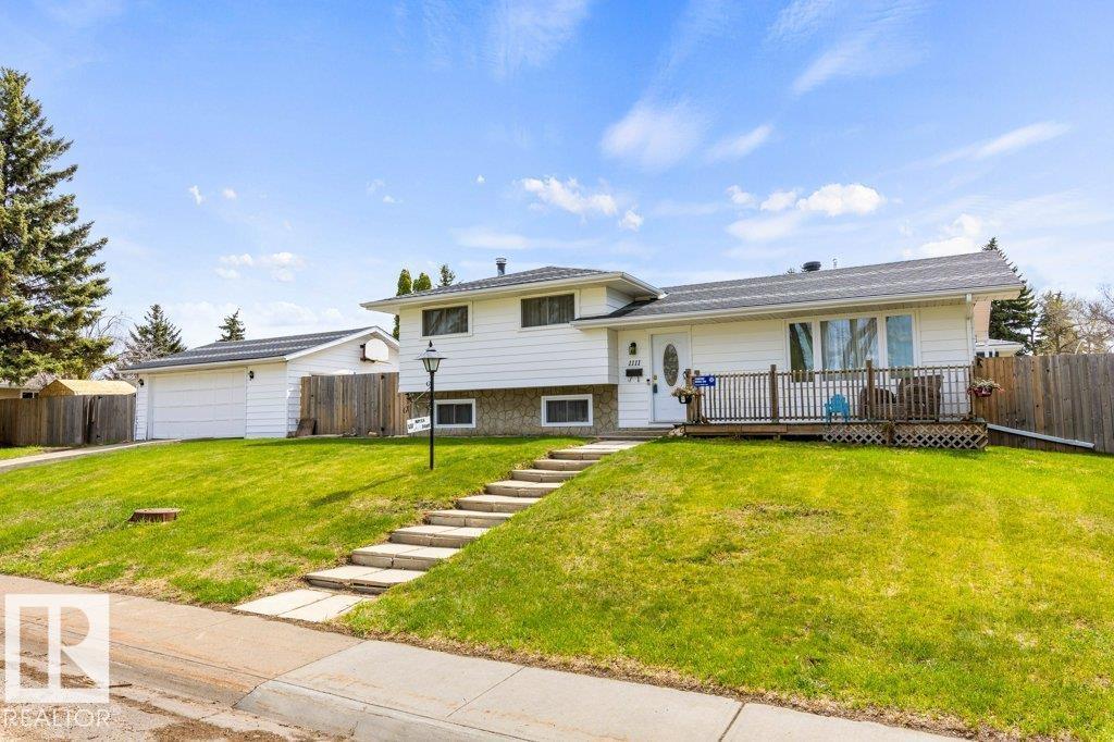 1111 MOYER DR, Sherwood Park