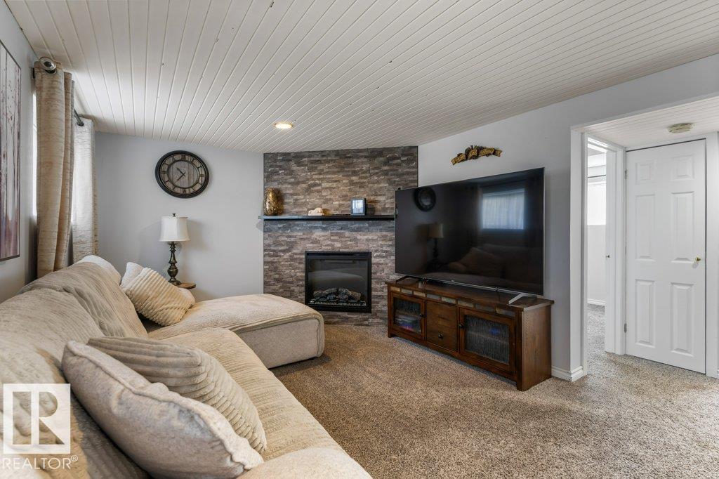 1111 MOYER DR, Sherwood Park
