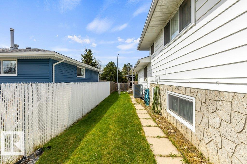 1111 MOYER DR, Sherwood Park