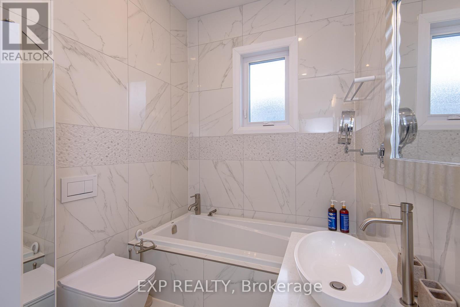 1473 ROSEBELLA AVENUE W - 28